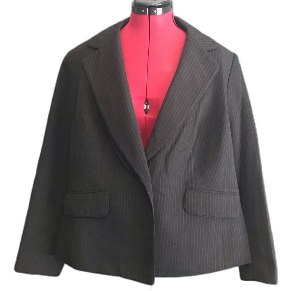 Evan Picone Blazer Women Plus Sz 16W Black Pinstripe Long Sleeve Button Pockets
